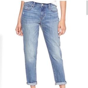 Gap NWT 1969Mid Rise Straight Leg Boyfriend raw hem Distressed Jeans 16